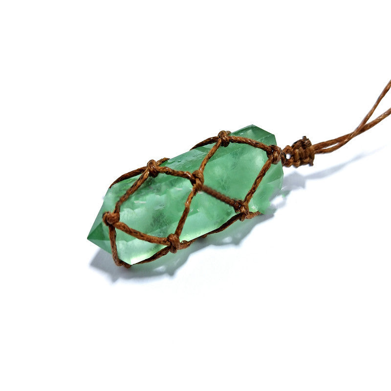 Colgante tejido con pilar de cristal natural de fluorita verde azulado