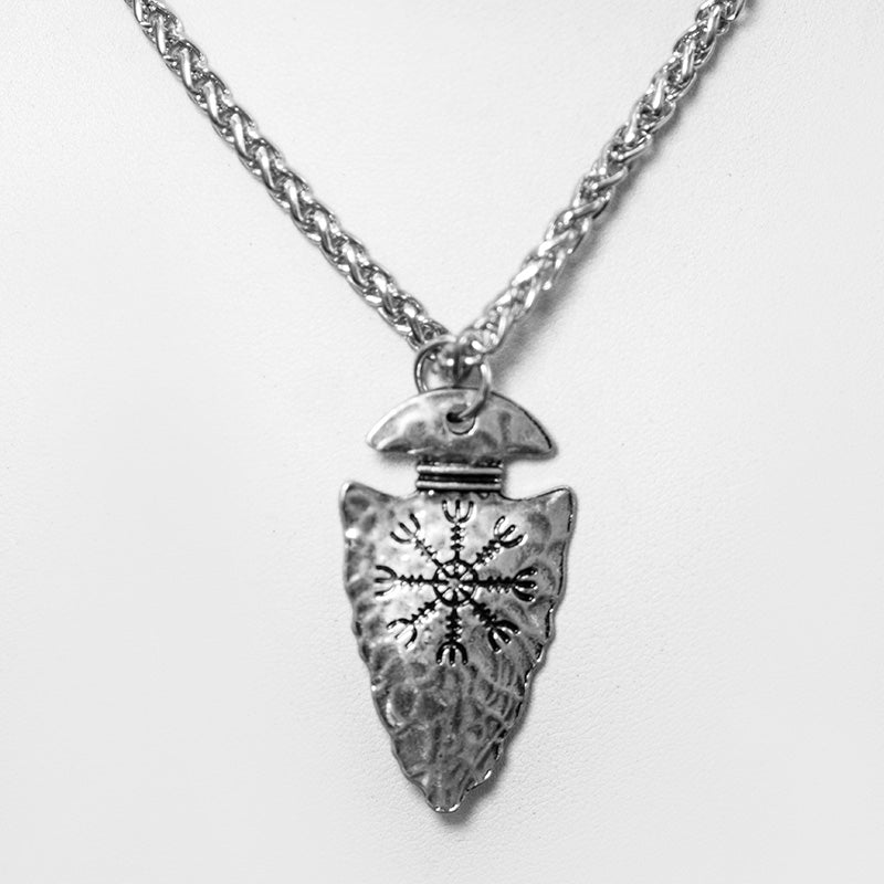 Collar de punta de flecha rúnica