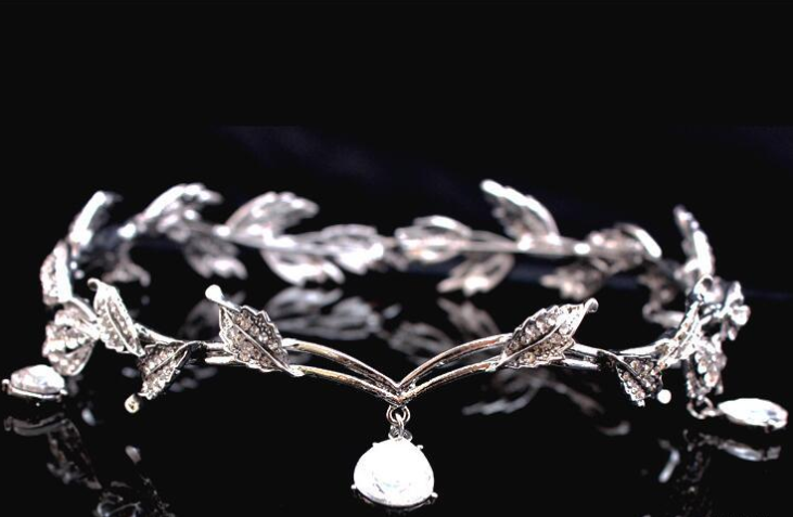 Corona de bosque de diamantes de imitación