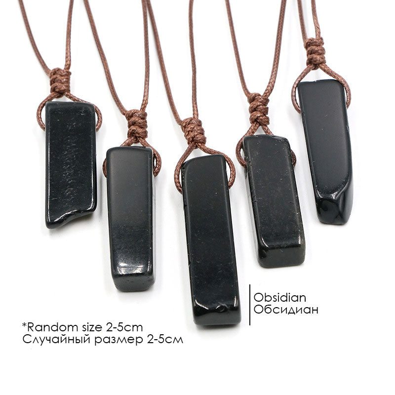 エタニティストーンのオベリスクネックレス