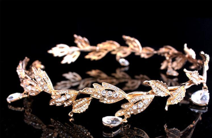 Corona de bosque de diamantes de imitación