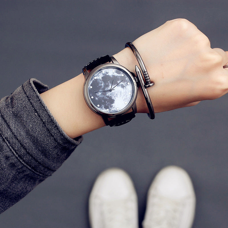 Relojes de pulsera de cuarzo minimalistas a la moda para mujer, diseño de cielo estrellado y Luna, reloj informal único para mujer, relojes exquisitos para mujer